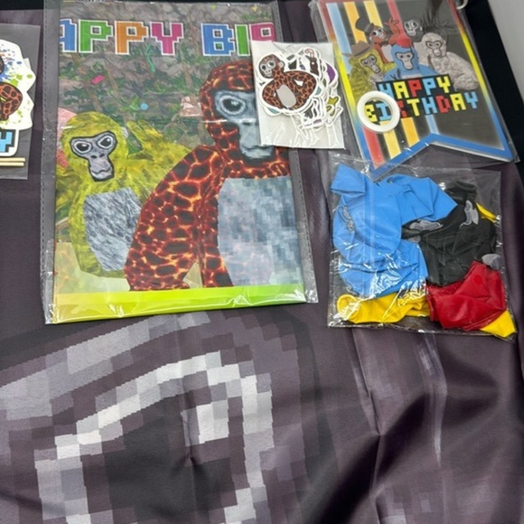 Gorilla BDay Party -Banner Cake & Cupcake Toppers Balloons Backdrop & Tablecloth - Picture 12 of 12